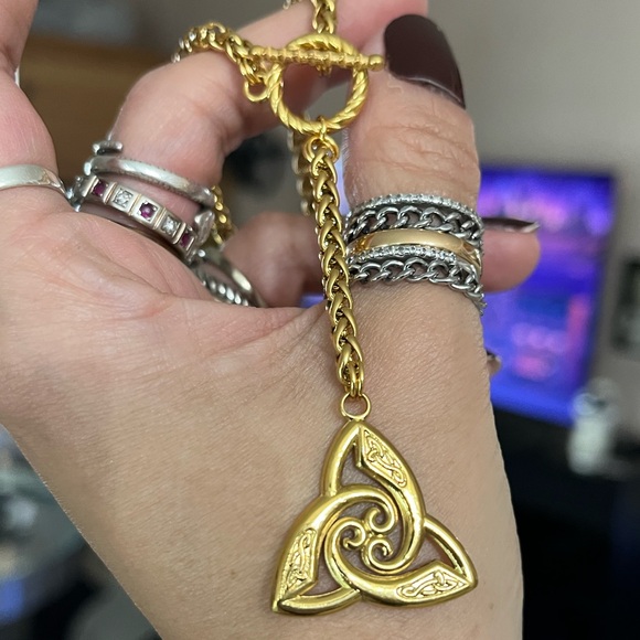 Celtic knot triangle trisquel y shape lariat toggle clasp chain necklace - Picture 6 of 10